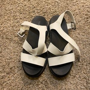 Platform sandals